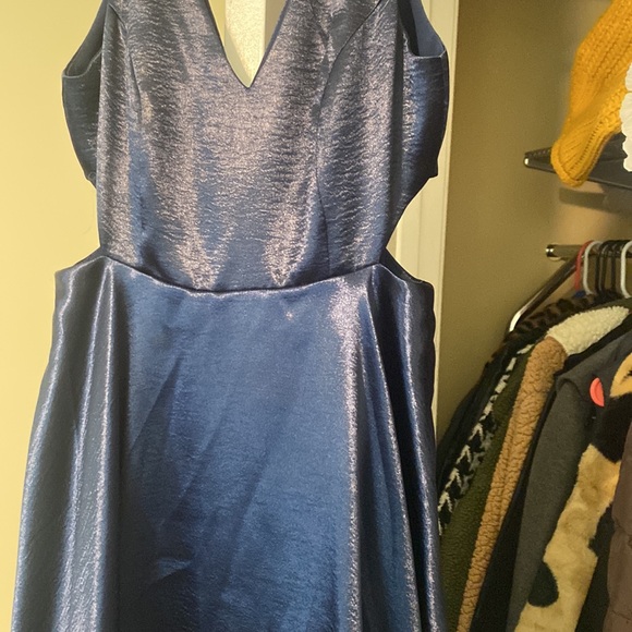 Urban outfitters blue cut out dress - Picture 3 of 3